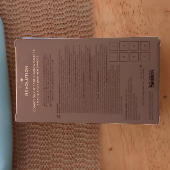 **Reserved** Revolution x Shrek Family Ogre Set & Donkey on edge palette New - Picture 9 of 10